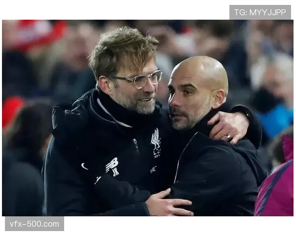 克洛普与瓜迪奥拉场边激烈交流，第四官员上前劝阻